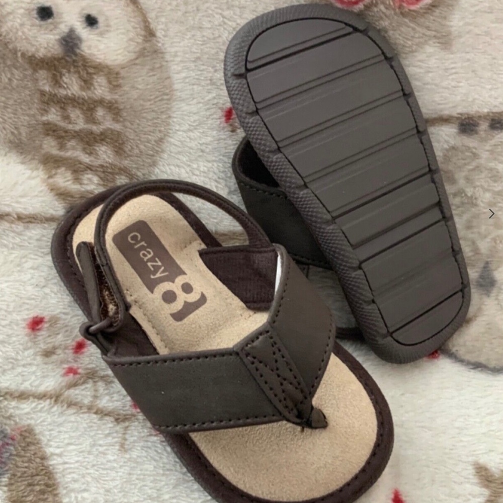 Crazy 8 Baby Flip Flop  Sandals Size 5 6 Padded Sole Brown